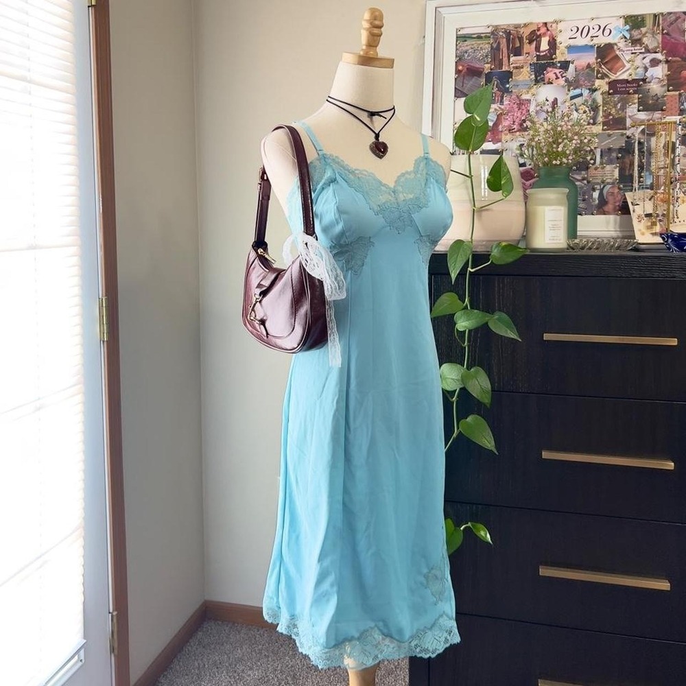Vintage Penney's Adonna Teal Blue Full Slip Dress w/ Lace Size 32P Whimsical